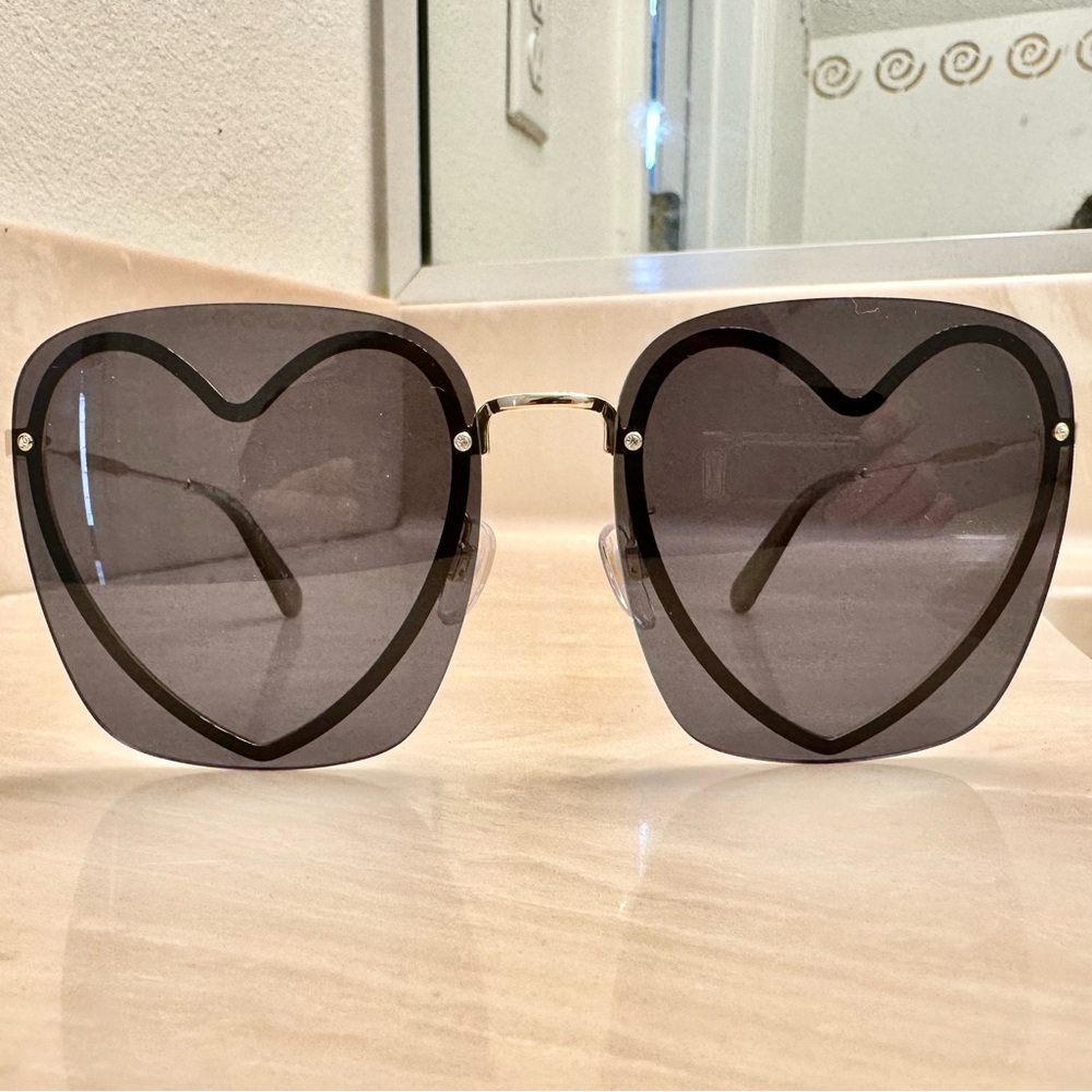 New Marc Jacobs wide lens with gold heart inside. Tim ford case valentine gift